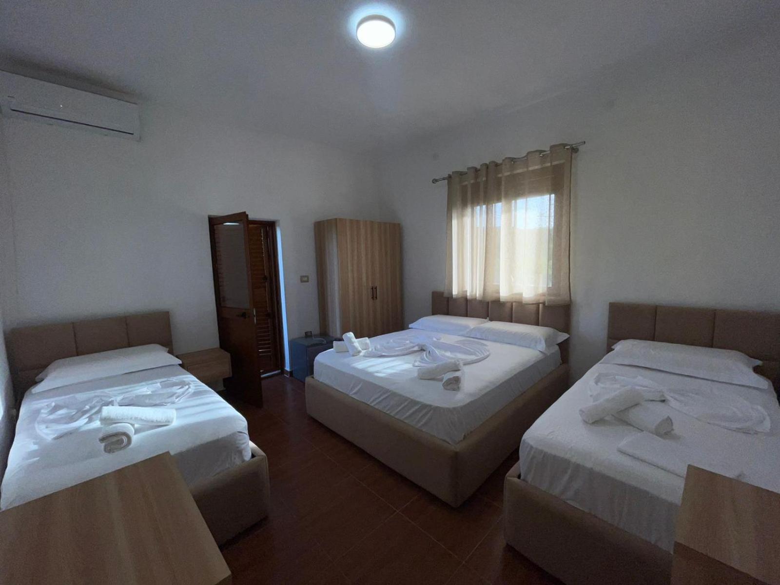 Prela'S Rooms Shkoder Exterior photo