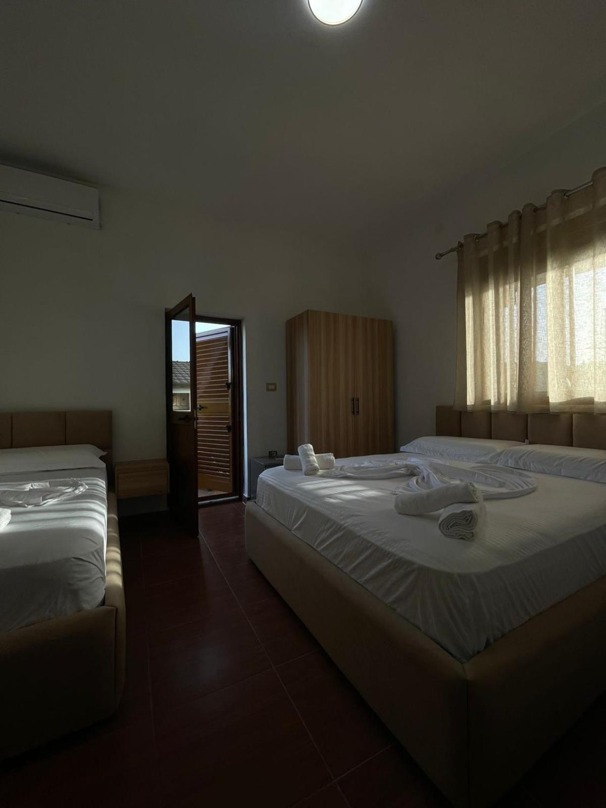 Prela'S Rooms Shkoder Exterior photo