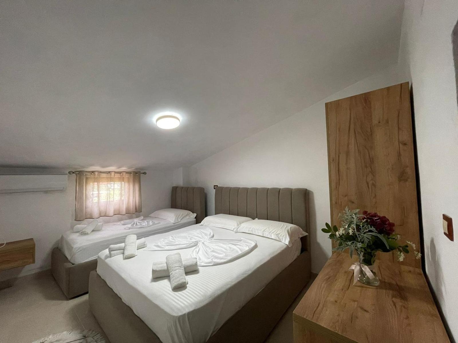 Prela'S Rooms Shkoder Exterior photo