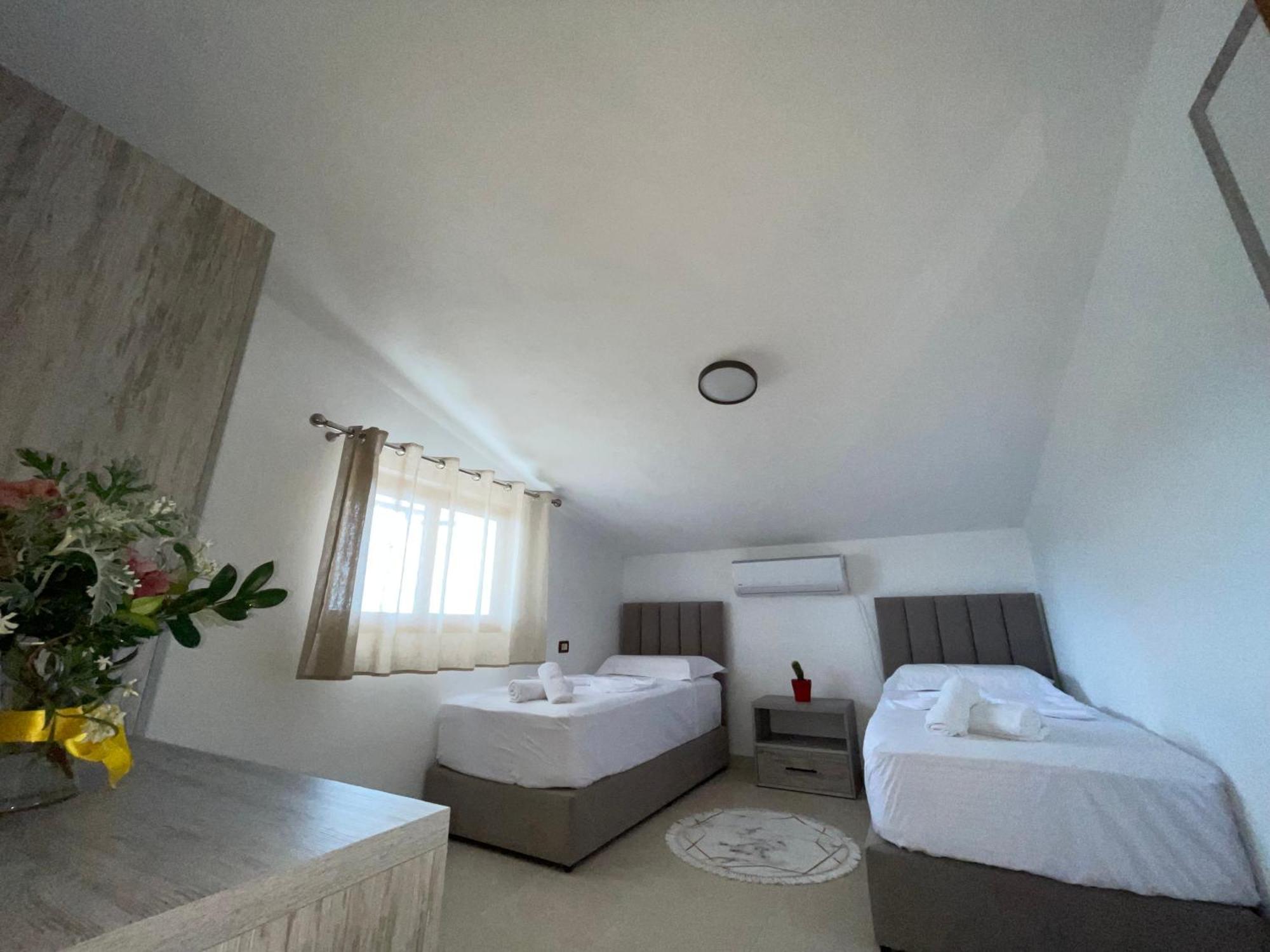 Prela'S Rooms Shkoder Exterior photo