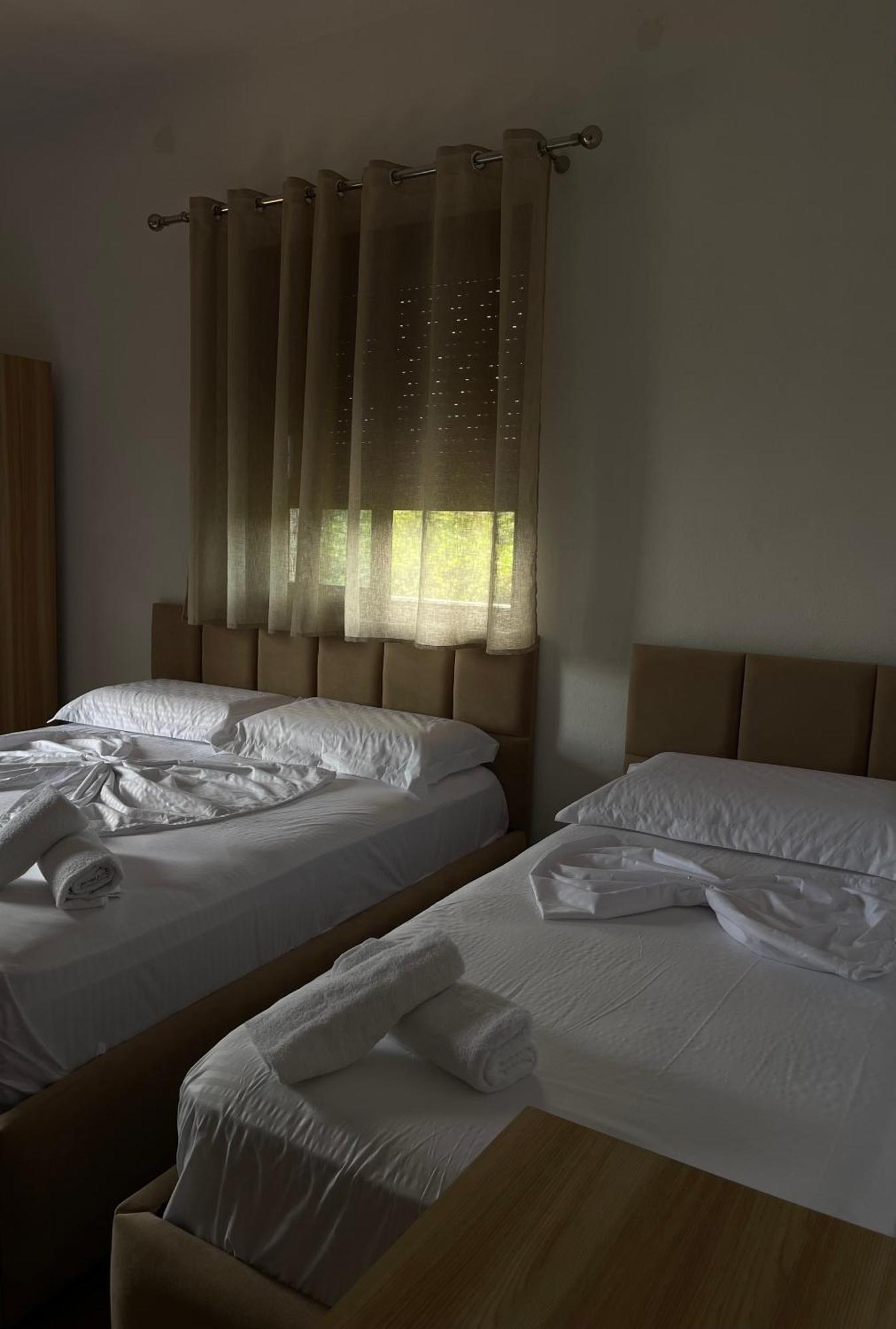 Prela'S Rooms Shkoder Exterior photo