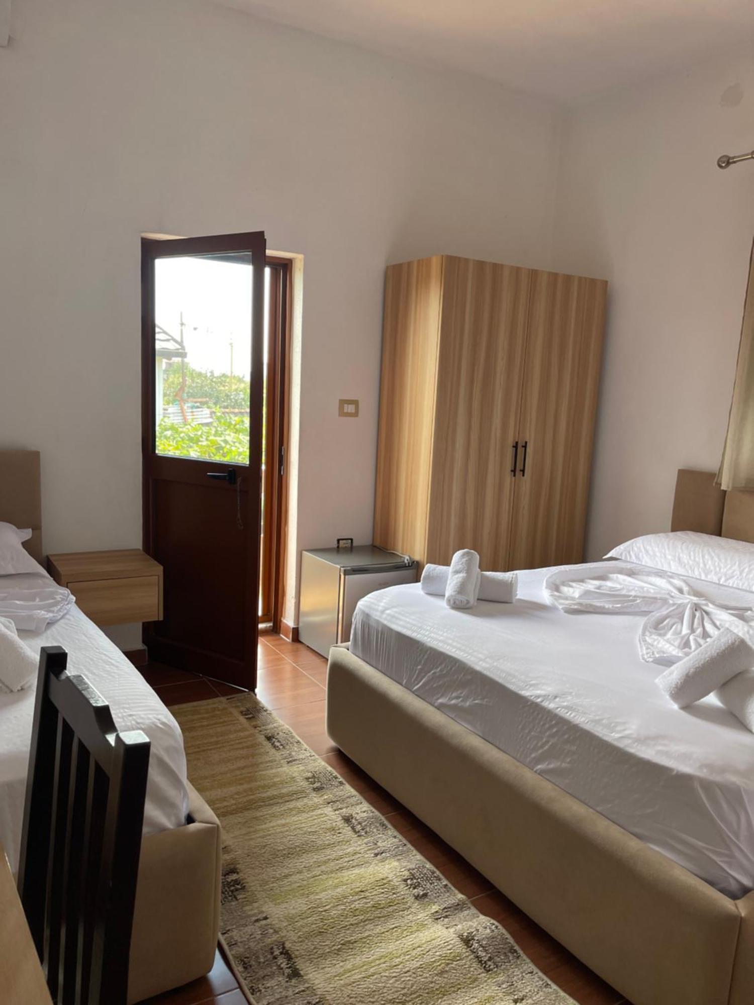Prela'S Rooms Shkoder Exterior photo