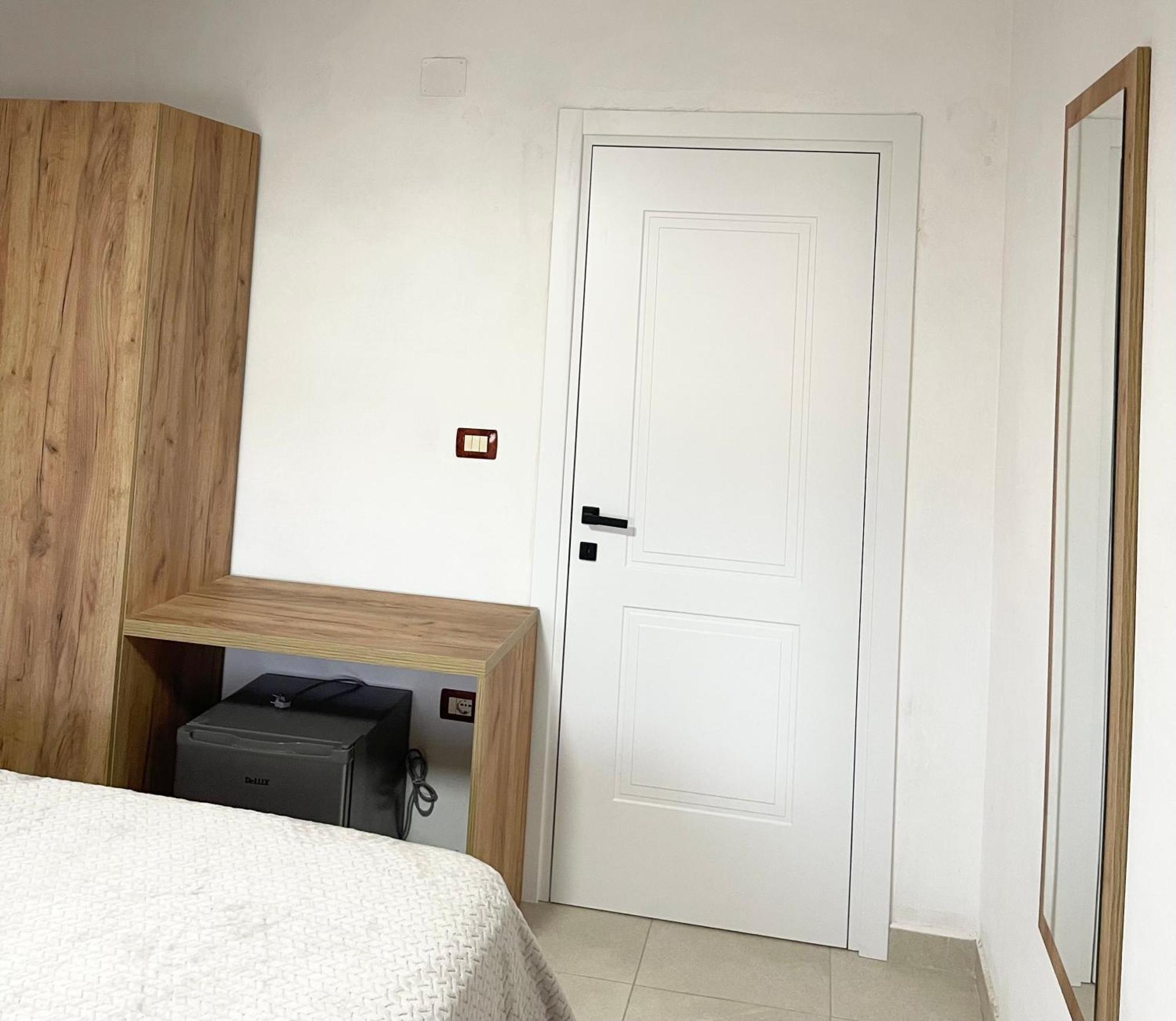 Prela'S Rooms Shkoder Exterior photo